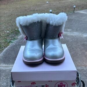 JJK LIL Perris Juicy Couture Metallic Silver Boots with Pink and Fur Trim